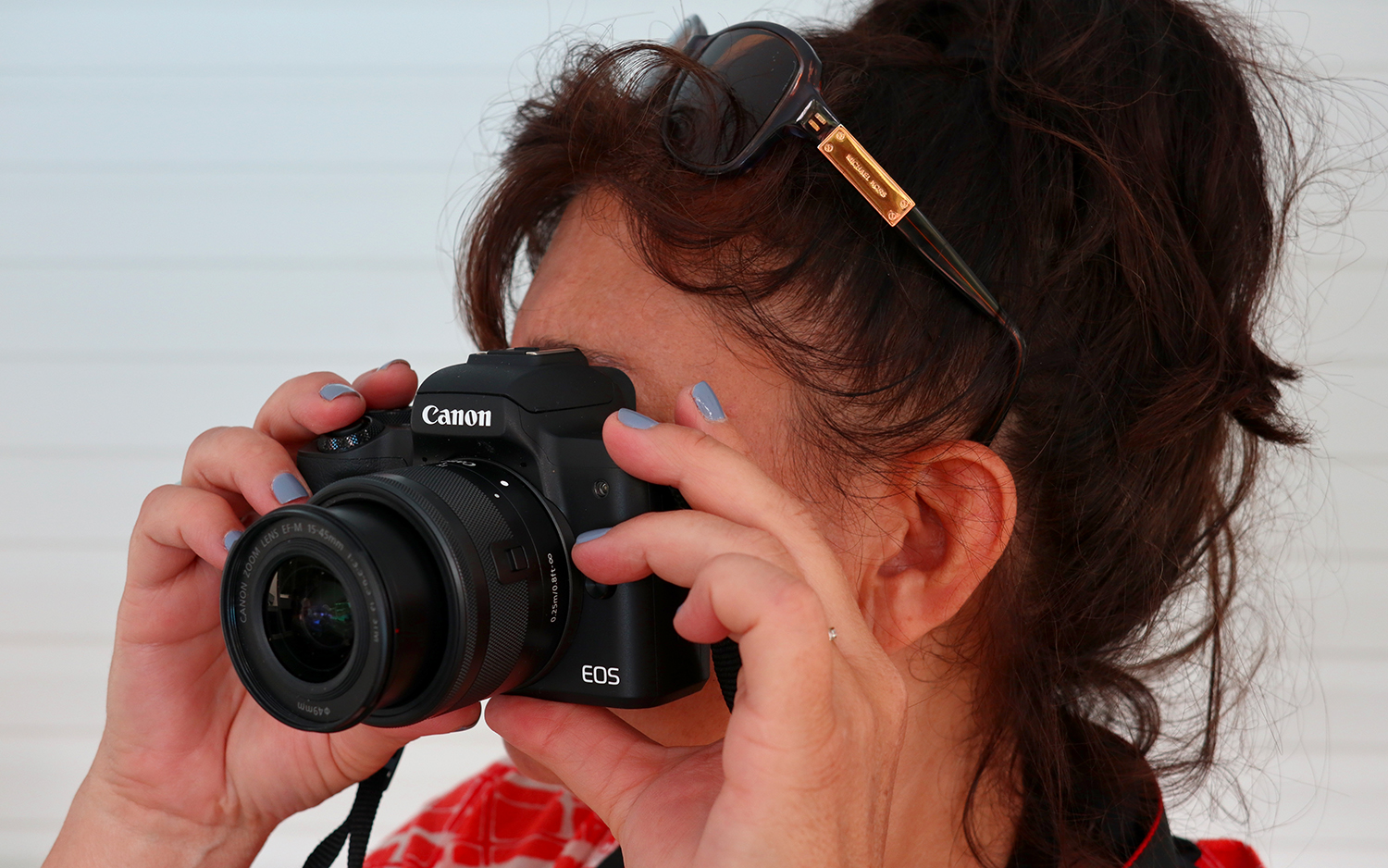 Đánh giá Canon EOS M50